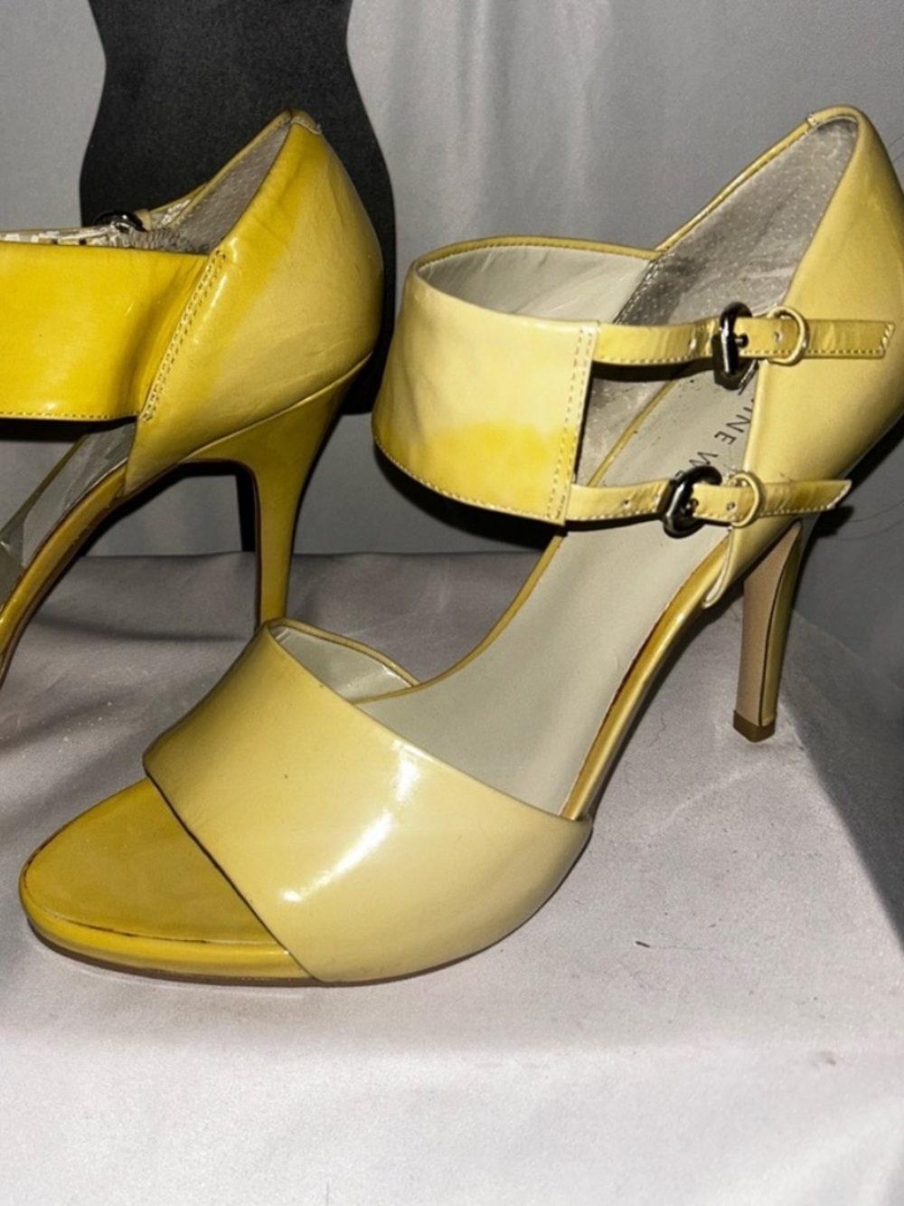 💥 Nine West Yellow Patent Leather Ankle-Strap Peep Toe Heels (3.5 inch heel)